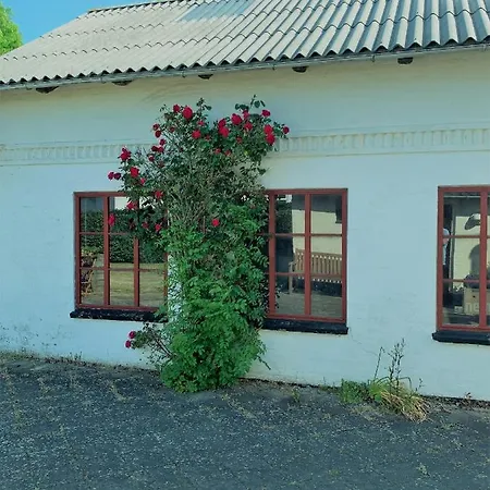 Bed & Breakfast “Den Gamle Lade I Hejls” Exterior foto